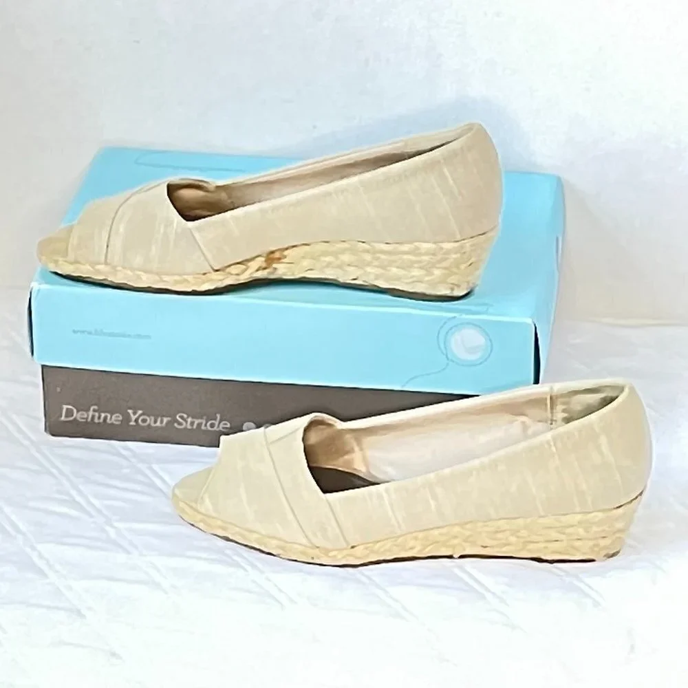 Life Stride Shoes Lioness Tan Tropez Peep Toe Wedge